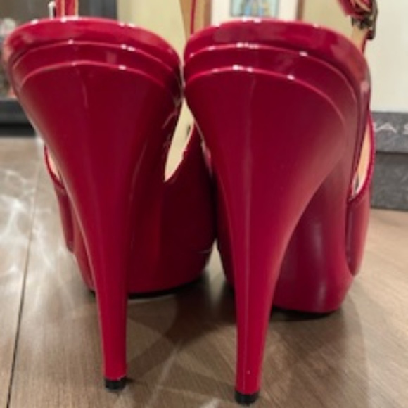 Via Spiga - Red Patent Slingback Peep-toe Heels - Size 8 - Picture 9 of 10